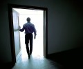 Могут ли оштрафовать за дверь, которая открывается наружу?