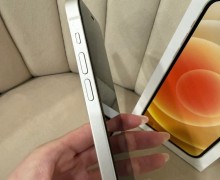 Продам iPhone 12 white 64 ГБ