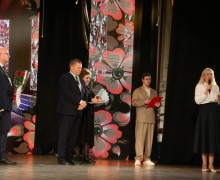 11 ОКТЯБРЯ во дворце культуры «Ровесник» состоялся областной конкурс любительских оркестров и ансамблей русских народных инструментов «Звон струны и песнь баяна