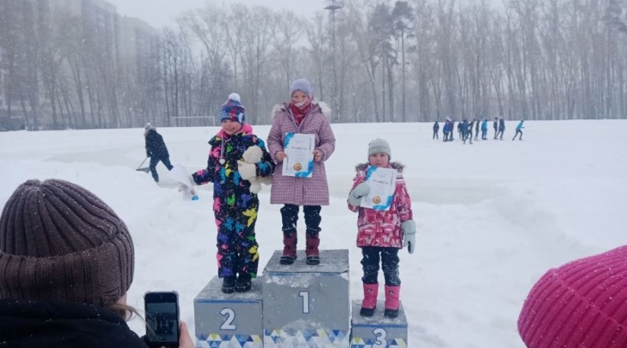 Юные конькобежцы спортивной школы «Атом» одержали множество побед в ходе спортивного сезона