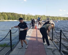Ветераны ВМФ и морской пехоты привели в порядок памятный знак Памяти моряков России