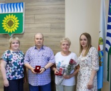 Знак отличия «Материнская доблесть» получила зареченка Марина НИКИТИНА