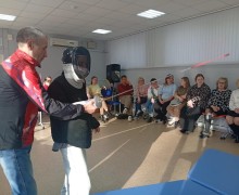 Педагогам дополнительного образования дали в руки рапиры