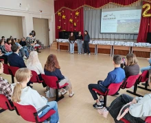 Атомклассу школы №1 передали уникальную коллекцию камней, которые студенты со всей России собрали на Урале