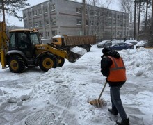 Осуществляется механизированная очистка и вывоз снега с придомовой территории