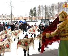 В нашем фоторепортаже – веселая Масленица в городах Свердловской области!