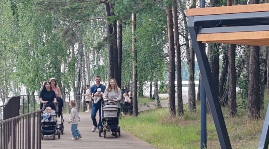 12 августа благоустройство той части берега водохранилища, что с каскадной лестницей, была официально принята комиссией по комфортной городской среде