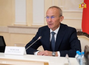 Подать документы на обучение в программе «Управленческие кадры Урала» теперь можно не только на сайте, но и во фронт-офисе в Екатеринбурге