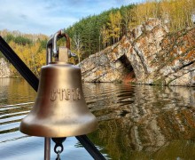 Красавица-Исеть в обрамлении скалистых берегов прекрасна не только летом, но и золотой осенью