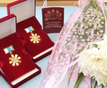 Как золотые супруги могут получить почётный знак Свердловской области Совет да любовь?