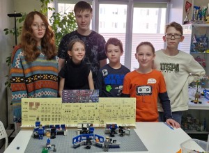 Воспитанники клуба инженерного творчества «Кубики» (город Каменск-Уральский) создали копию тренажёра блочного пункта управления БН-800