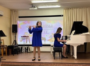 В Белоярской детской музыкальной школе прошёл концерт семейных ансамблей под названием «Счастливы вместе»