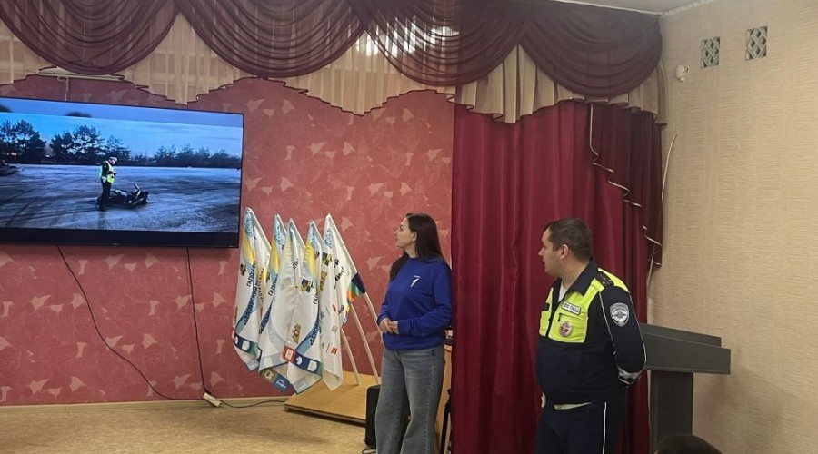 Студенты Белоярского многопрофильного техникума услышали важный призыв: соблюдайте правила дорожного движения!