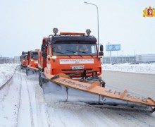 Свыше 400 спецмашин борются с последствиями снегопада на региональных дорогах