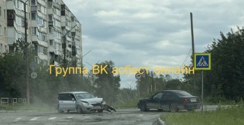 Столкновение автомобилей на перекрёстке Заводской и Пархоменко