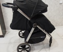 Продам прогулочную коляску всесезонную