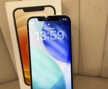 Продам iPhone 12 white 64 ГБ