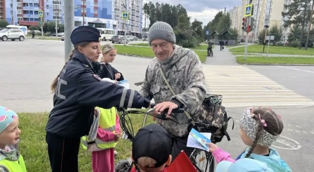 Просветительские акции для велосипедистов и пользователей СИМ проходят в Свердловской области
