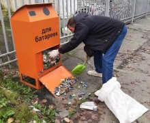 Из экобоксов Заречного снова вывезли рекордный объём батареек
