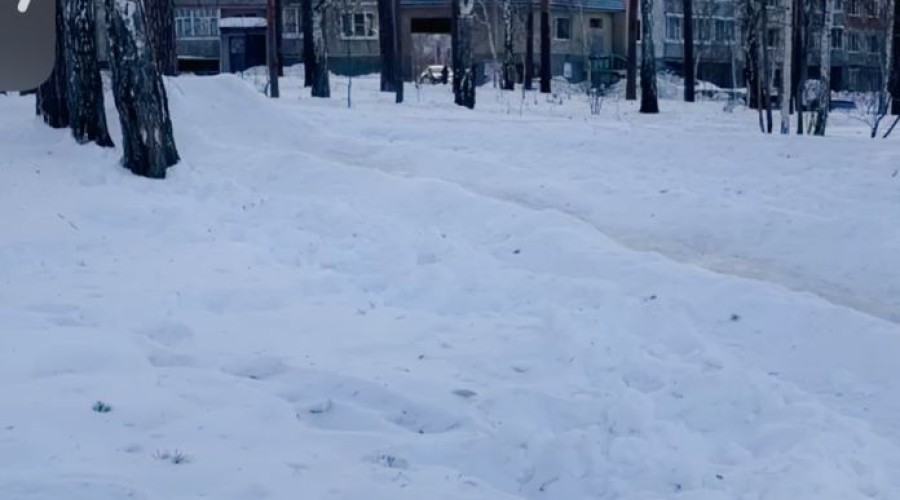 Жителей Курчатова, 27 и других ближайших домов приглашают построить снежную горку для детей