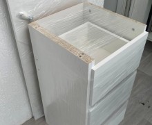 Продам стол+полка в хорошем состоянии