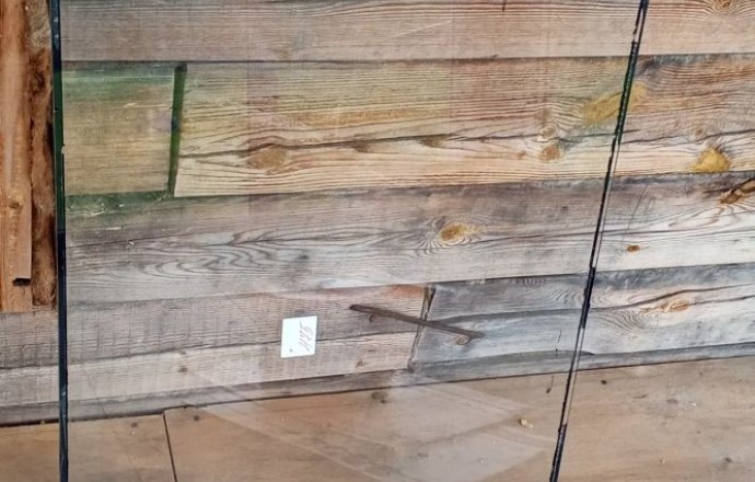 Продам стекло оконное 4мм 71*101