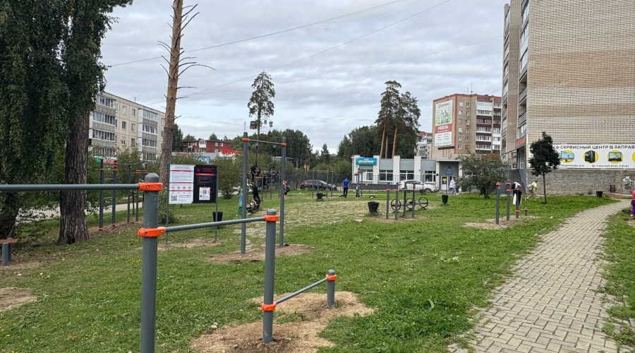 новая воркаут площадка на бульваре Алещенкова готова