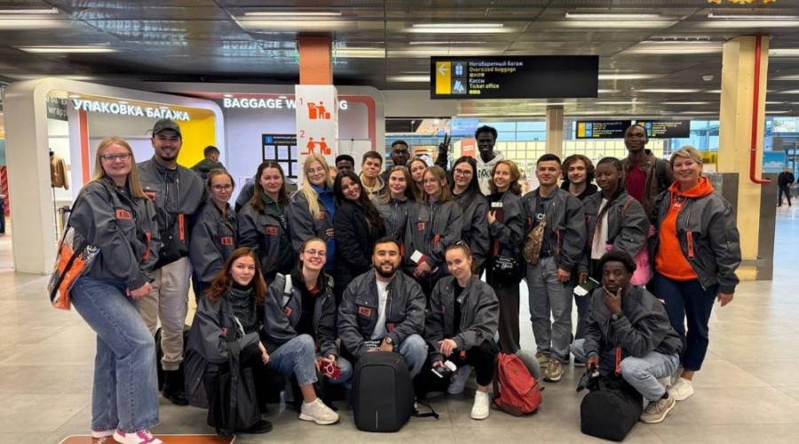 Делегация из 28 молодых свердловчан участвует в первом слёте Всемирного фестиваля молодёжи