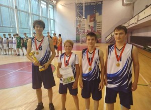 Команда Белоярской спортивной школы одержала победу в турнире по баскетболу 3х3 в Заречном