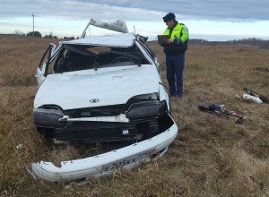 Сотрудники Госавтоинспекции Заречного устанавливают обстоятельства ДТП, в котором пострадали пассажирки автомобиля