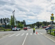 Сотрудники Госавтоинспекции Заречного устанавливают обстоятельства ДТП, в котором пострадал пешеход