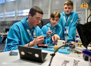 Юные изобретатели — участники Всероссийского конкурса детских изобретений «Инженеры транспорта» — презентовали свои проекты