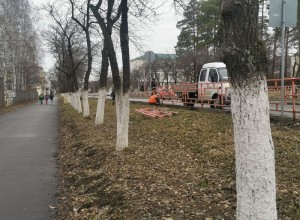 На ул. Ленина демонтируют дорожные ограждения