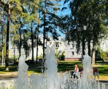 Сентябрьская суббота в Заречном: солнце, фонтан и тёплый воздух