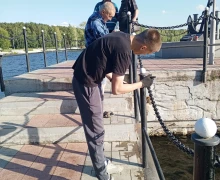 Ветераны ВМФ и морской пехоты привели в порядок памятный знак Памяти моряков России