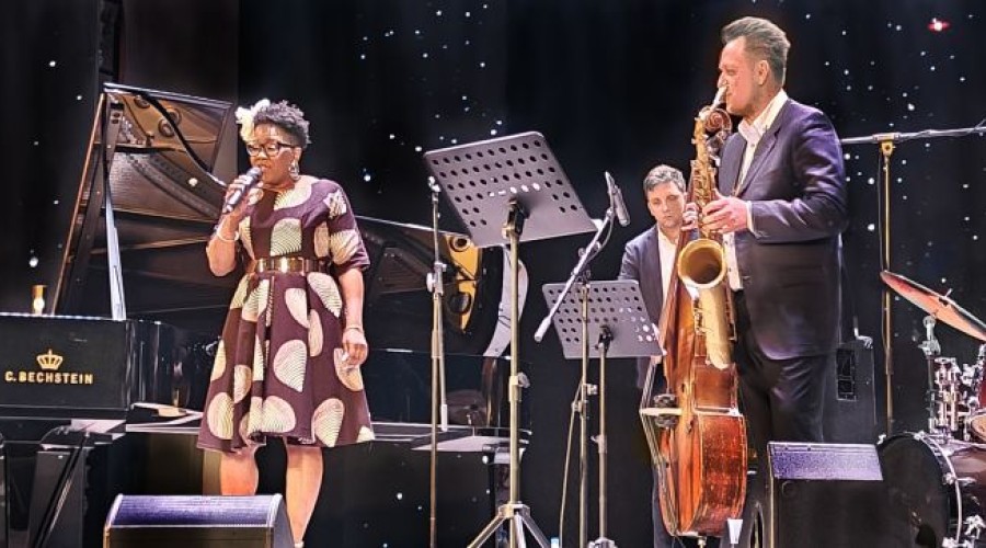 Афро-американский вокал и русский квартет создают музыкальную магию!