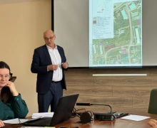 Возле Эко-тропы планируется построить 10-метровый маяк с подсветкой и поставить полигональные арт-объекты - лоси, зайцы, лисы и «бумажный» кораблик