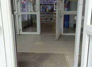 В Заречном устранены препятствия для маломобильных граждан у «Дома торговли»