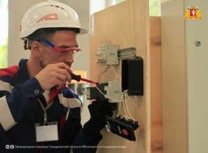 Лучший электромонтёр 2025 года объявлен в Свердловской области!