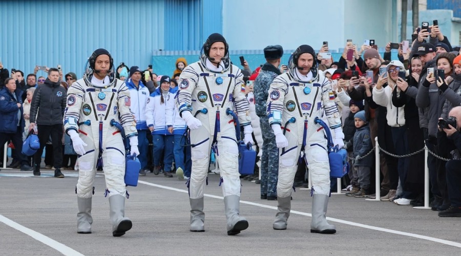 Всегда мечтали стать космонавтом?