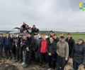 Студенты из Белоярского помогли собрать урожай картофеля на полях УрО РАН