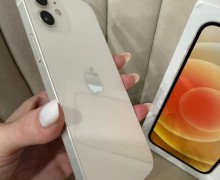 Продам iPhone 12 white 64 ГБ