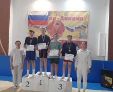 Самбисты СШ Десантник осваивают борьбу сумо и побеждают