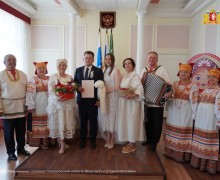 Почти тысяча свадеб в один день!