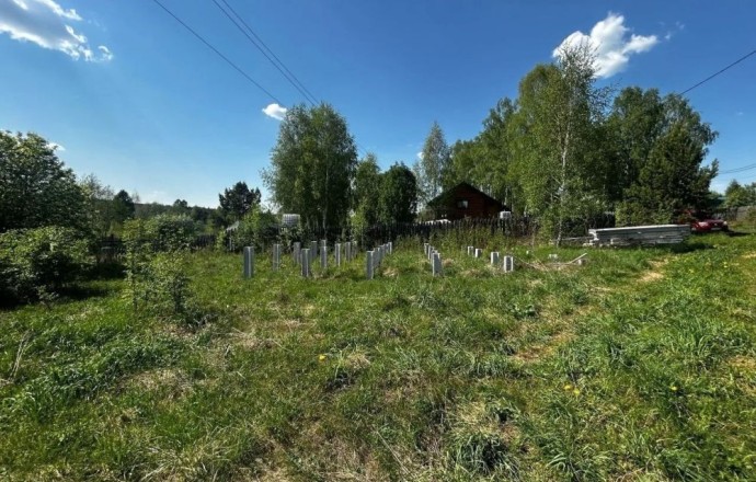 Продается земельный участок 10 соток в д.Гагарка возле реки