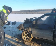 Сотрудники Госавтоинспекции Заречного устанавливают обстоятельства ДТП, в котором пострадали 2 человека