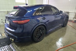 Infiniti QX70, 