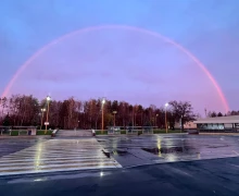 Через такую арку сегодня наши сотрудники идут к 1-й проходной Белоярской АЭС