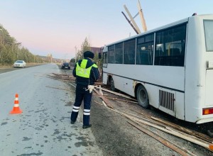 Свердловские автоинспекторы устанавливают обстоятельства ДТП с участием пассажирского автобуса