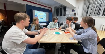 Клуб «Между Sтрок» провёл первую встречу в Молодёжном центре Заречного